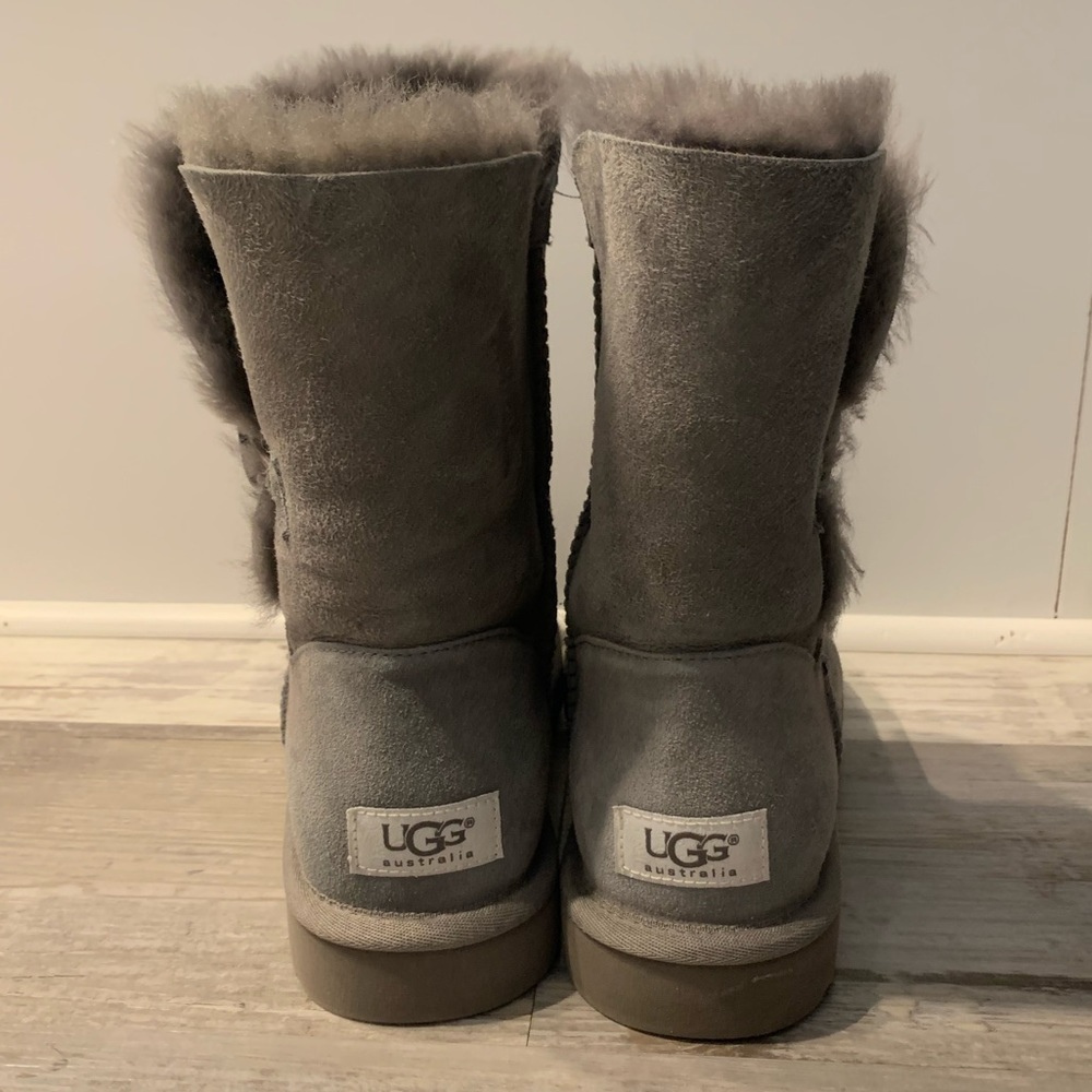 UGG Australia Grey Bailey Button Boots!